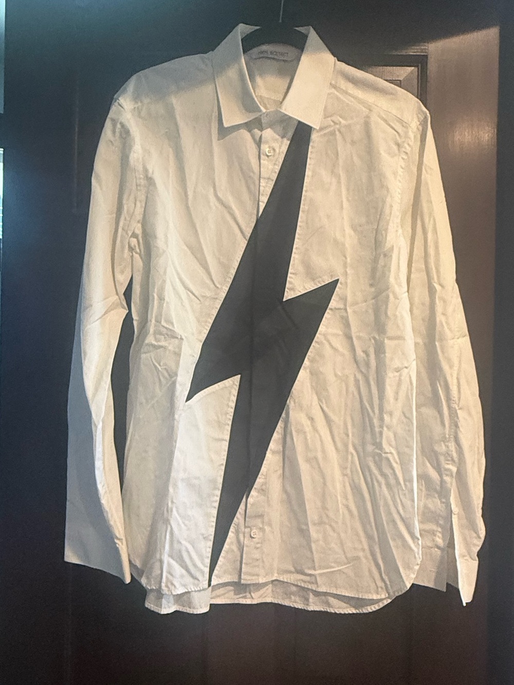 NEIL BARRET MENS LIGHTENING BOLT LAPEL DRESS SHIRT, SIZE US 16/41, WHITE/BLACK